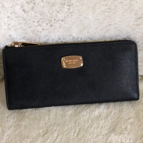 Michael Kors Handbags - Michael Kors Black Wallet